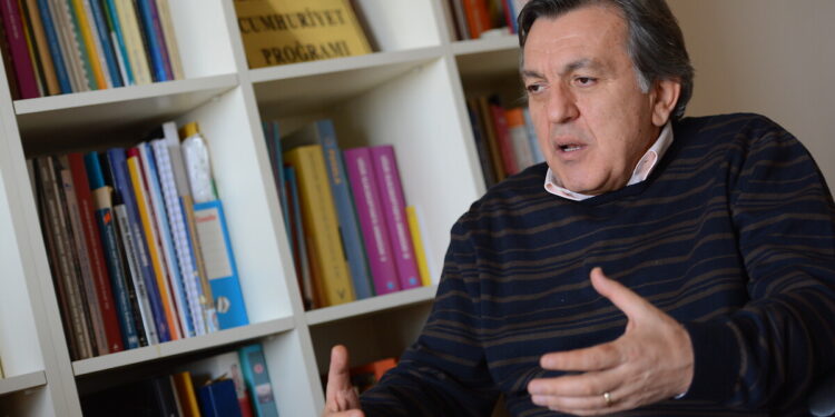 Bekir Ağırdır: İktidar iki nedenle açılım tartışmasını gündeme getirdi