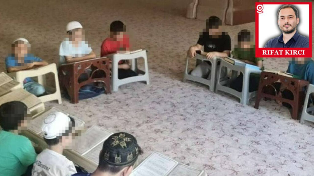 Belediye Kreşleri Hedefteyken Menzil Tarikatı 3 Yaşındaki Çocuklara Şeriat Okulu Kurdu