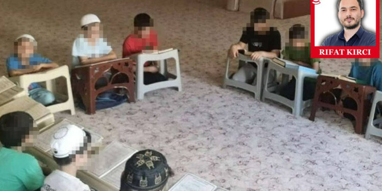 Belediye Kreşleri Hedefteyken Menzil Tarikatı 3 Yaşındaki Çocuklara Şeriat Okulu Kurdu
