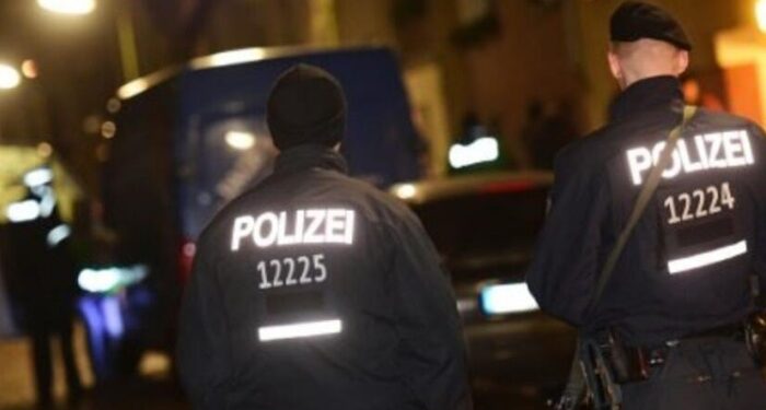 Berlin’de tren istasyonuna patlayıcı dolu çanta bırakıldı, polis alarmda