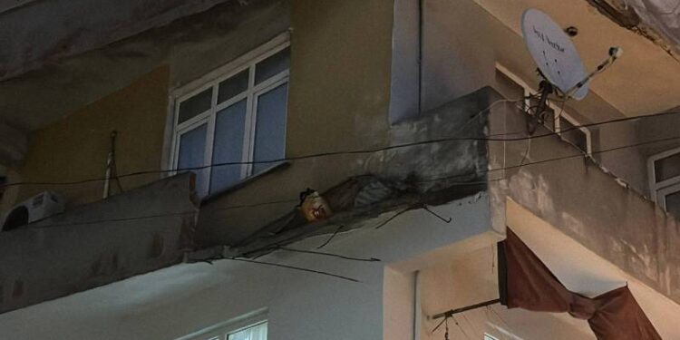 Bir kadın ölümden saniyelerle kurtuldu