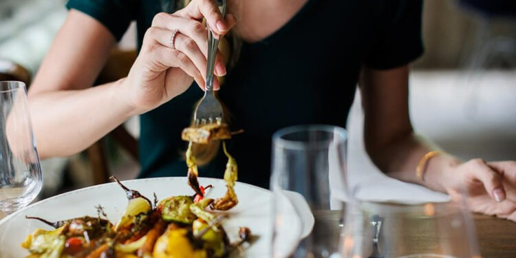 Birçok Kişi Farkına Varmıyor... 'Tokum Ama Yerim' Diyenler Bu Hastalığa Yakalanmış Olabilir