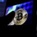 Bitcoin rekor kırdı, dolar değer kazandı
