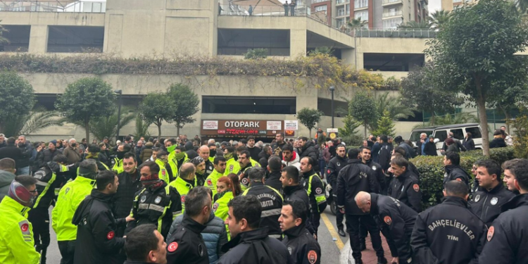 Bu tür girişimler, çözüm odaklı süreci baltalayan bir tutum sergilemektedir