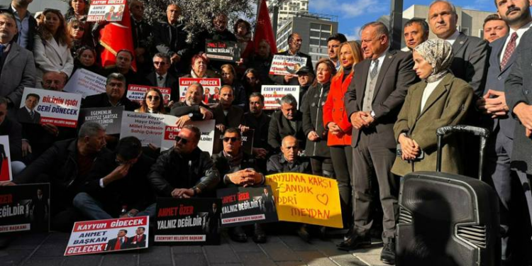 CHP, "Demokrasi Nöbeti"ni büyütüyor; kayyım uygulaması için "medya takip kurulu" oluşturuldu