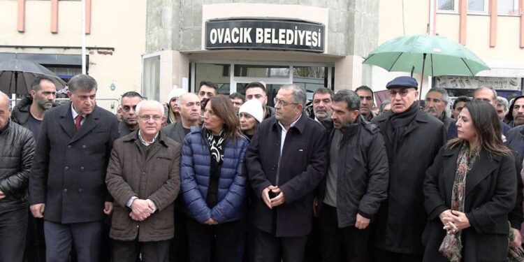 CHP heyeti Ovacık’ta: İktidar Anayasa’yı rafa kaldırarak darbe yaptı, mücadele edeceğiz