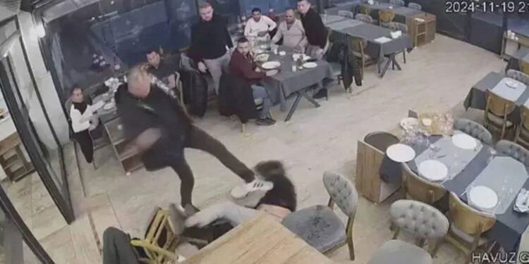 CHP’li meclis üyesi gazeteye saldırdı