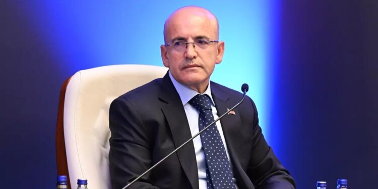 Cari açık 33 ayın en düşük seviyesinde