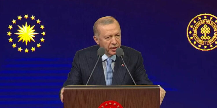 Cumhurbaşkanı Erdoğan Yaşayan İnsan Hazineleri Ödül Töreni’nde Konuşuyor