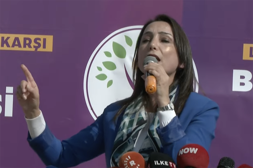 DEM Eş Genel Başkanı: “Kenan Evren yaşasaydı, ‘Bu iktidar bizden daha güzel darbe yaptı’ derdi!”