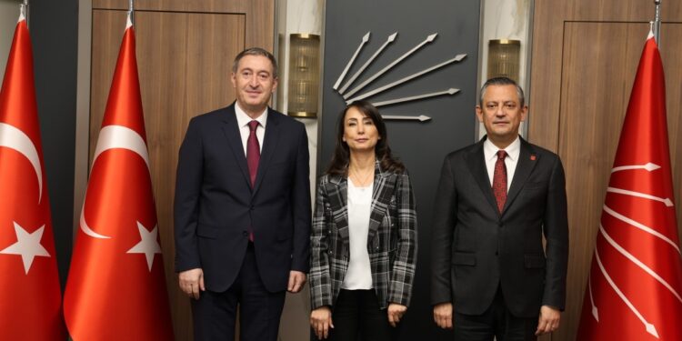 DEM Parti Eş Genel Başkanları ile Özel görüşmesi başladı