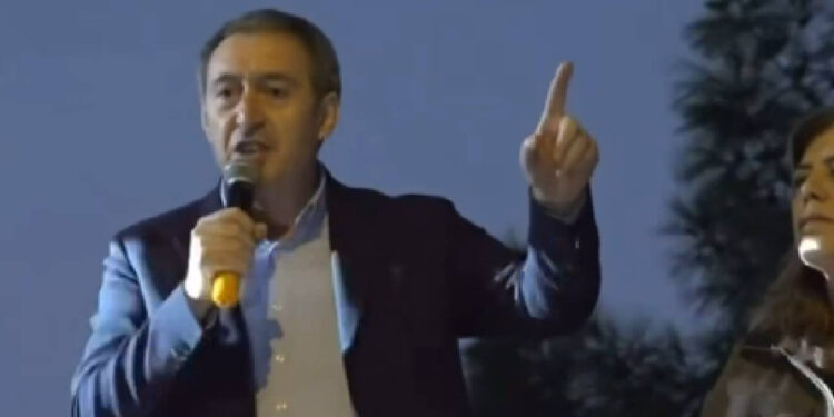 DEM Parti'den Kayyım Tepkisi: 'Utanmaz Herifler; Bizlere Diz Çöktüremeyeceksiniz!'