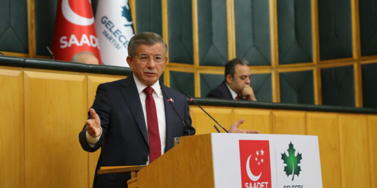 Davutoğlu'ndan Kayyım Açıklaması, 'Ne Şekilde Olursa Olsun Karşıyız'