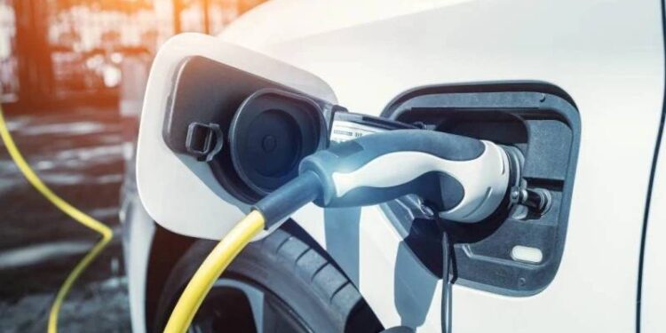 Elektrikli araç sahiplerine kötü haber: Devlet desteği kaldırılıyor!