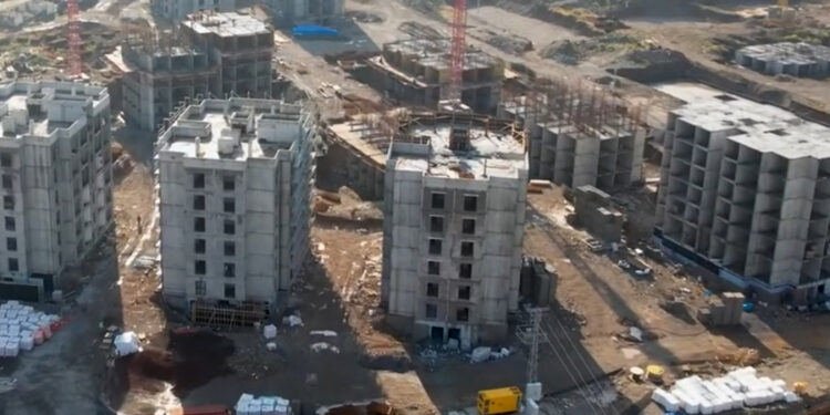 Erdoğan 1 yıl içinde bitirme sözü vermişti: Deprem konutlarının sadece yüzde 17’si yapıldı