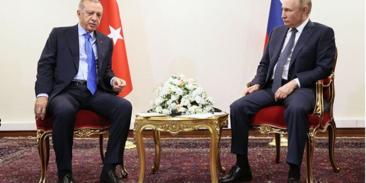 Erdoğan, Putin’le telefonda görüştü: “Cumhurbaşkanı, Türkiye’nin bölgedeki barış süreçlerine katkı vermeye devam edeceğini belirtti”