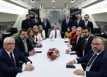 Erdoğan kayyım atayan savcıları tebrik edip üstü kapalı talimat verdi: ”Üzerine üzerine gidecekler”