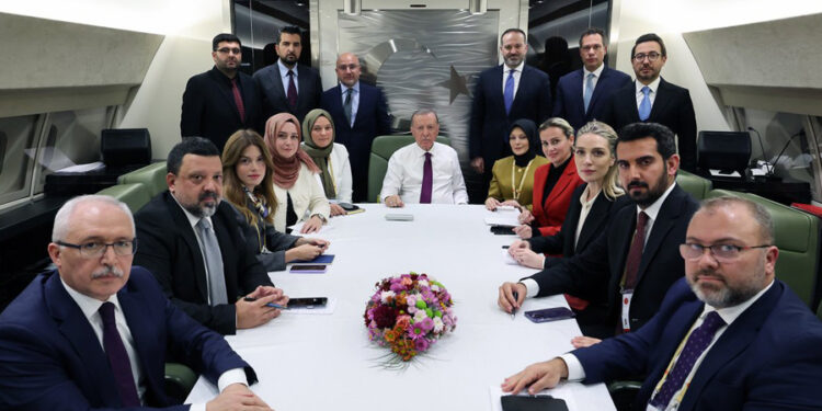 Erdoğan kayyım atayan savcıları tebrik edip üstü kapalı talimat verdi: ”Üzerine üzerine gidecekler”