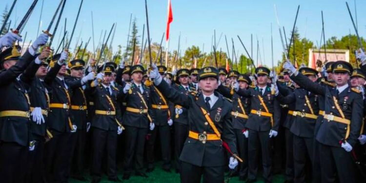Erdoğan teğmenler konusunda Milli Savunma Bakanı'na "Çok sert gitmeyin" talimatı verdi