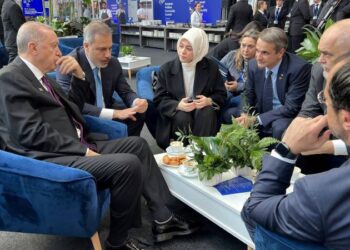 Erdoğan’dan sürpriz buluşma: Güney Kıbrıs ve Yunanistan liderleriyle kahve içip kruvasan yedi