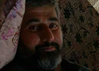 Erkek şiddeti sürüyor; boşanacağı gün eşini ve kızını bıçakladı!