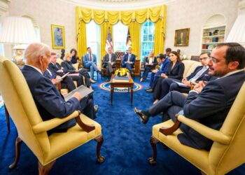 Esenyurt Belediye Başkanı'nın tutuklandığı gün Oval Ofis'ten gelen şen şakrak fotoğraf