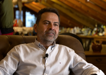 Eski AKUT Başkanı Nasuh Mahruki’nin evine 7-8 polisle baskın!