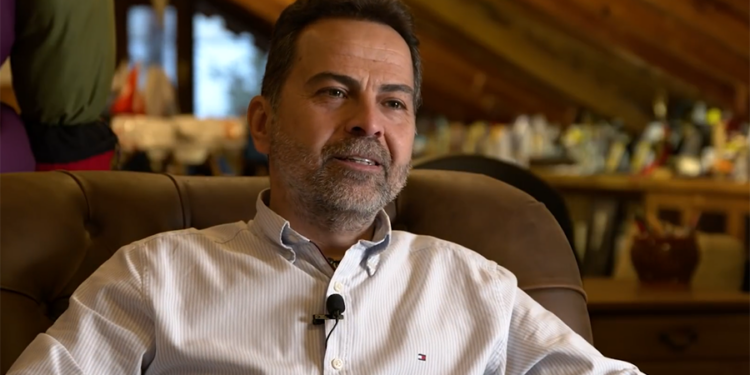 Eski AKUT Başkanı Nasuh Mahruki’nin evine 7-8 polisle baskın!