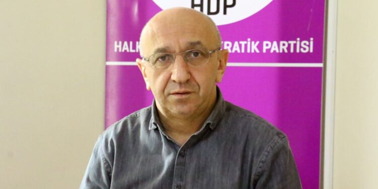 Eski HDP’li milletvekiline astsubaya hakaretten ceza