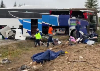 Eskişehir’de yolcu otobüsü takla attı: Ölü ve çok sayıda yaralı var