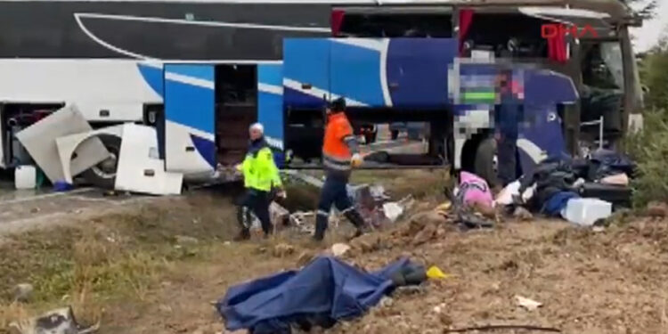 Eskişehir’de yolcu otobüsü takla attı: Ölü ve çok sayıda yaralı var