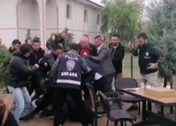 Ev hapsindeyken karısını ve bir erkeği öldüren Servet Bozkurt, İstanbul'da bir otelde yakalandı, başka bir şüpheli de gözaltında