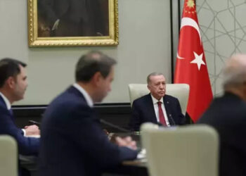 Gözler Kabine Toplantısında: Asgari Ücret, Memur ve Emekli Maaşlarına Zam Gündemde