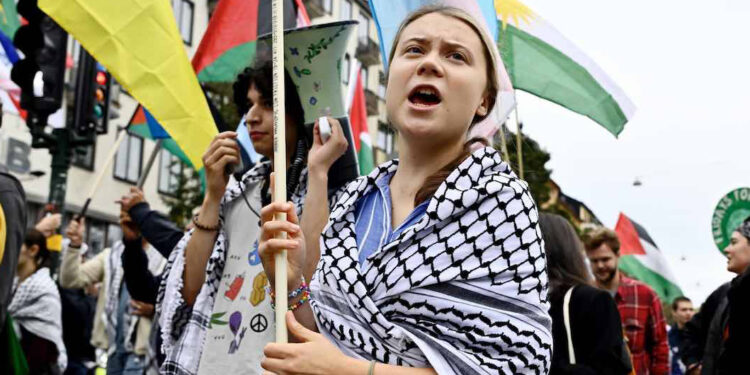 Greta Thunberg’den Türk Büyükelçilikleri önünde protesto çağrısı: “Gazze katliamındaki suç ortaklığına son verin!”