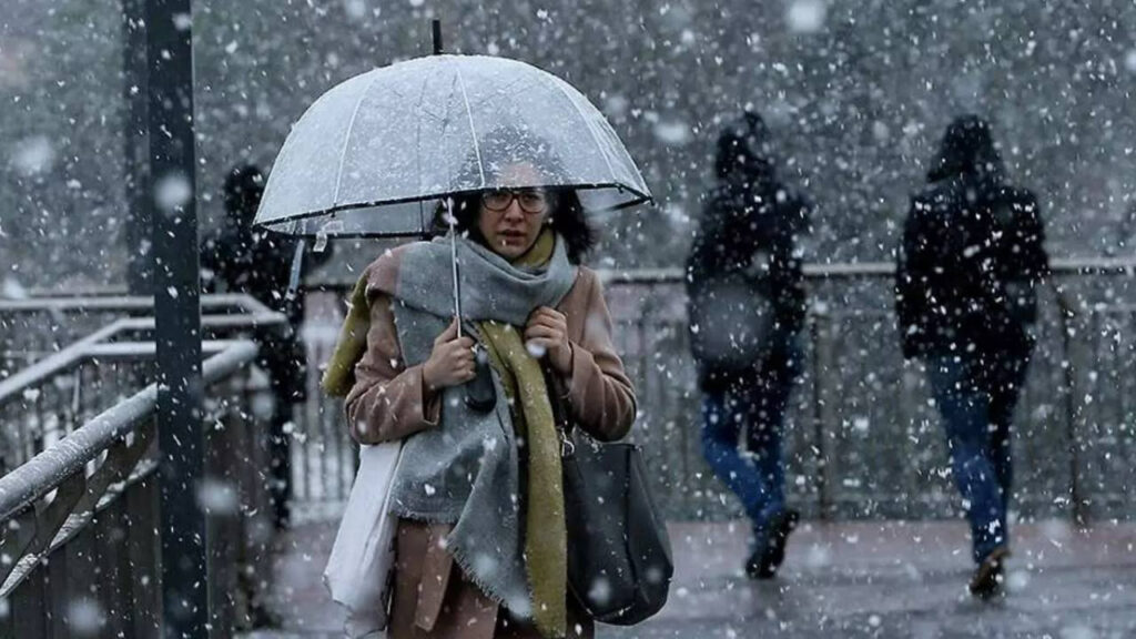 Hava Buz Kesecek... İstanbul'a Kar Geliyor! Tarih Belli Oldu