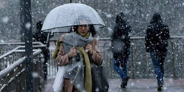 Hava Buz Kesecek... İstanbul'a Kar Geliyor! Tarih Belli Oldu