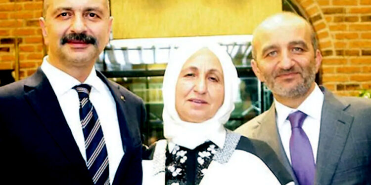 Hayırsever Melek İpek yıllar sonra oğlu Tekin İpek ile cezaevinde görüştü