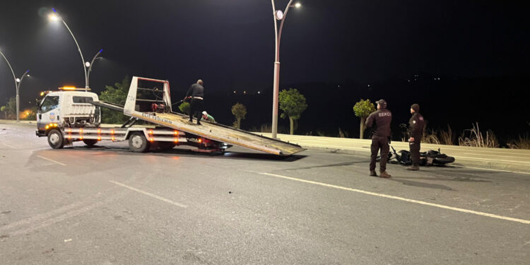 İki Motosiklet Kafa Kafaya Çarpıştı: 1 Ölü, 2 Ağır Yaralı