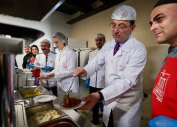 İlk yemekler Dedetaş ve İmamoğlu'ndan