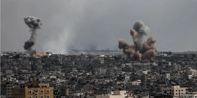 İsrail Gazze'de Bir Evi Vurdu! Çok Sayıda Ölü Var