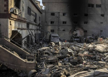 İsrail, Sivilleri ve Kurtarma Ekiplerini Bombaladı! 13 Ölü