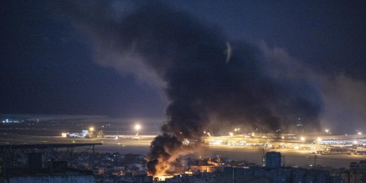 İsrail'den Lübnan'a Saldırı: 7'si İlk Yardım Görevlisi 13 Kişi Öldü