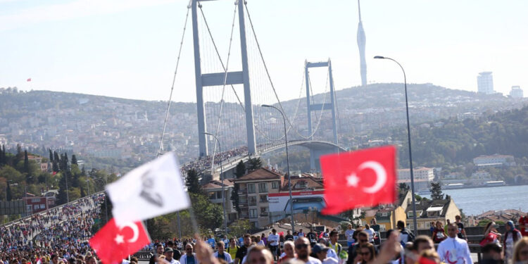İstanbul Maratonu 46. kez yarın koşulacak: 40 bin kişinin katılması bekleniyor