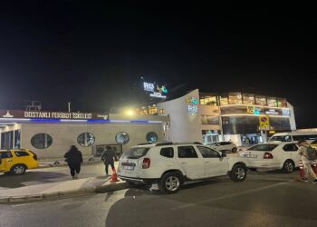 İzmir’de iskeleye çarpan feribotta 2 kişi yaralandı