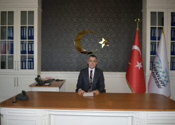 Kayyım Vali Yardımcısı Aksoy, Esenyurt Belediyesi’ndeki makam koltuğuna oturdu