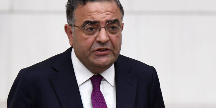 Kayyım kararları sonrası Sezgin Tanrıkulu’ndan Mehmet Şimşek ve Cevdet Yılmaz’a istifa çağrısı