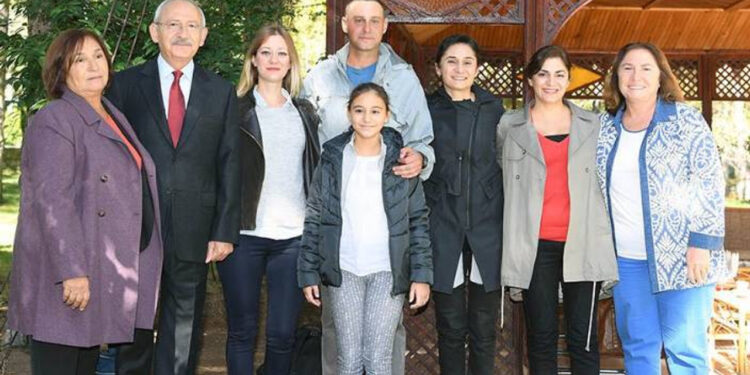 Kılıçdaroğlu Duruşmaya Ailesiyle Katılacak