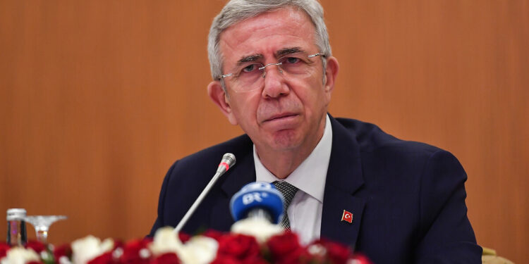 Konser soruşturması: Mansur Yavaş iki yöneticiyi geçici olarak görevden aldı