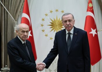 Koru: Sürpriz görüşme, Bahçeli’nin ülkeyi erken seçime götürme ihtimali mi?