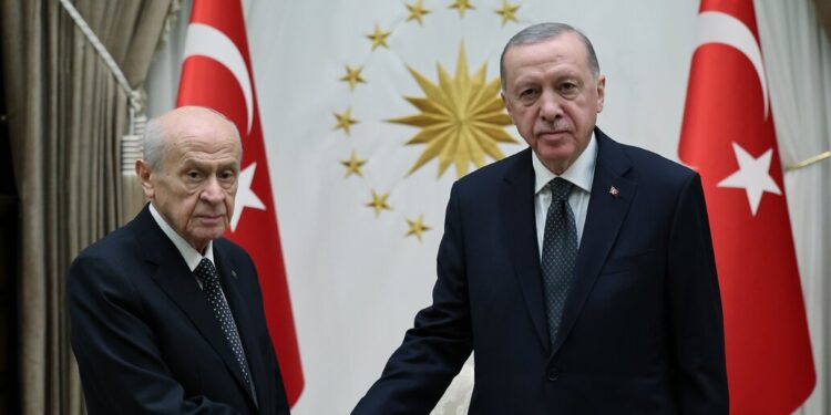 Koru: Sürpriz görüşme, Bahçeli’nin ülkeyi erken seçime götürme ihtimali mi?